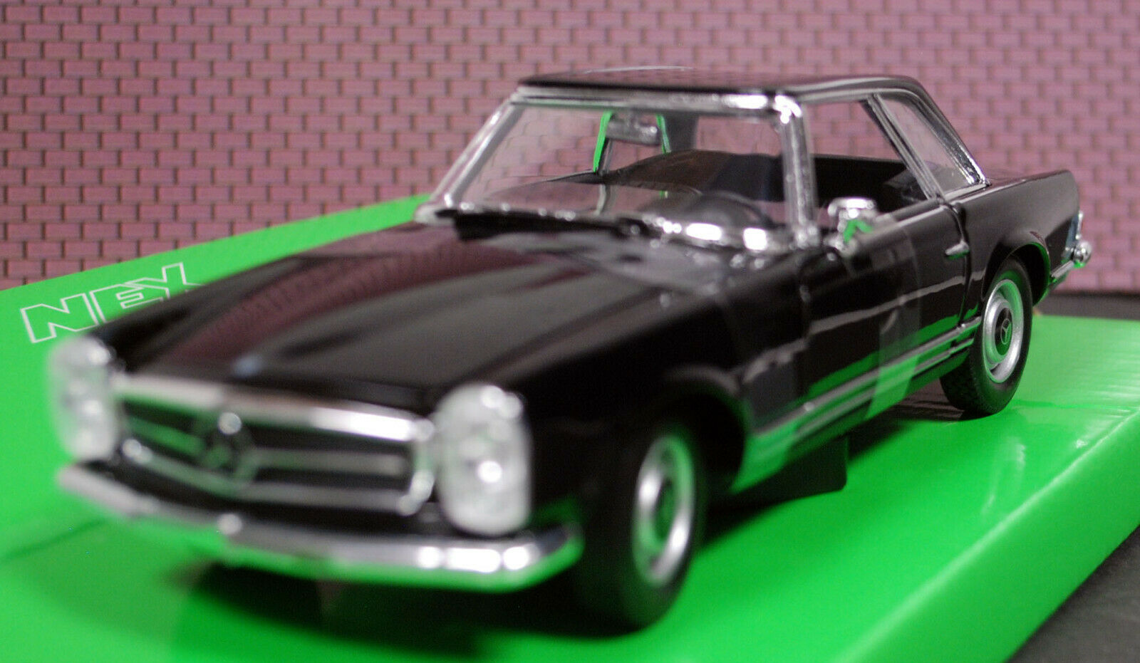 1963 Mercedes Benz 230 SL W 113 Pagode 1:24 Welly 24093W
