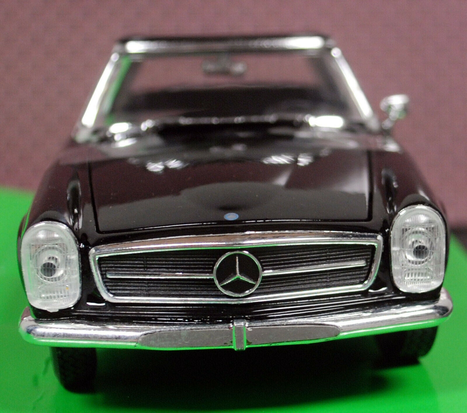 1963 Mercedes Benz 230 SL W 113 Pagode 1:24 Welly 24093W