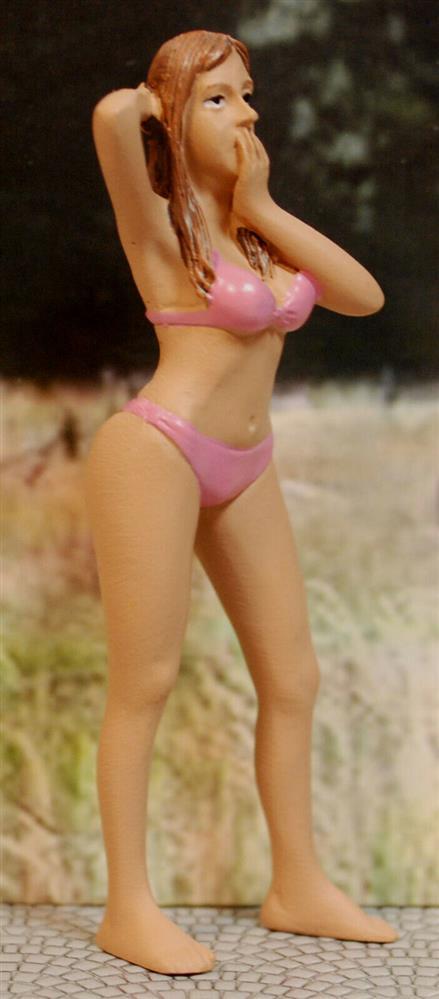 38267 American Diorama Bikini / Kalender Girl March 1:24