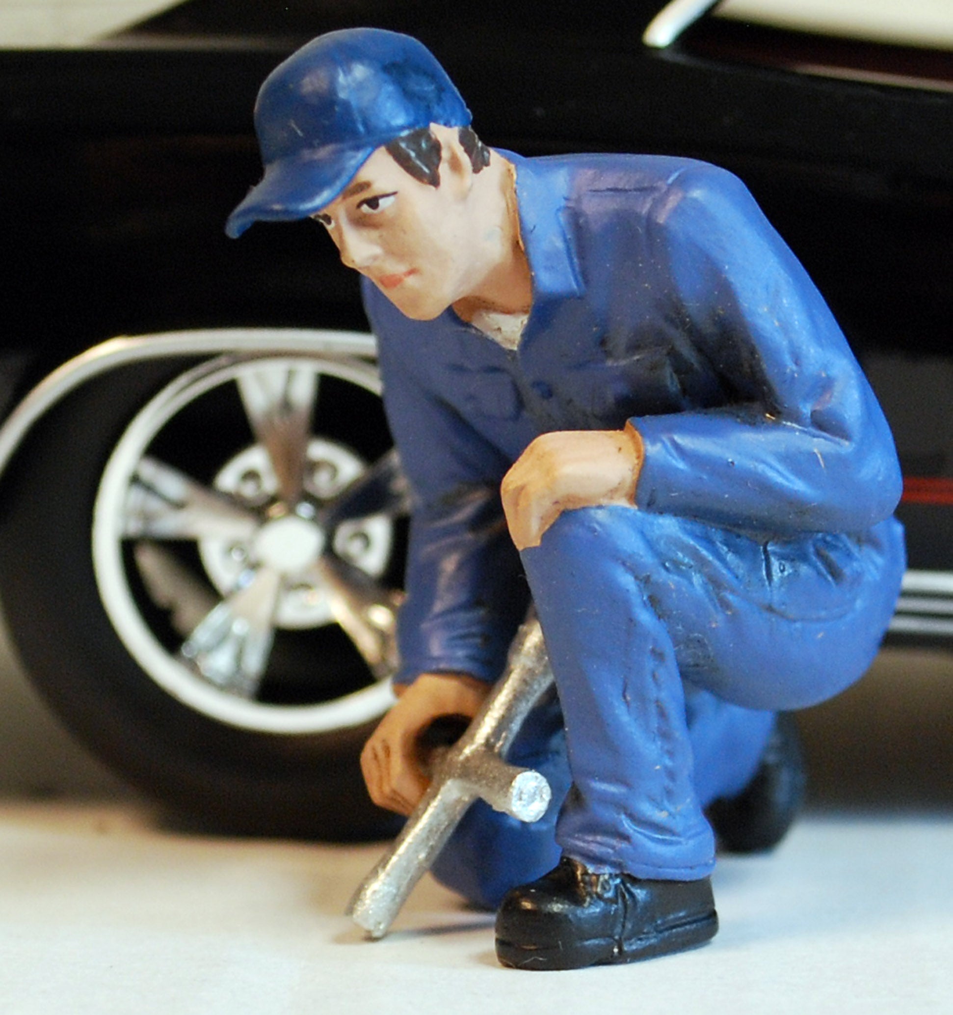 38277 American Diorama Werkstatt Team Mechanic Juan w. Lug Wrench Radmutter 1:24