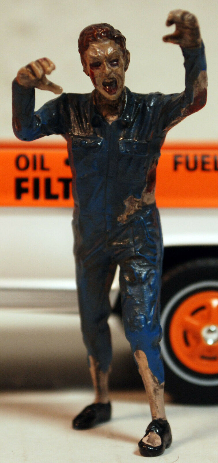 38298 American Diorama Zombie Mechanic II 1:24 neu 2019