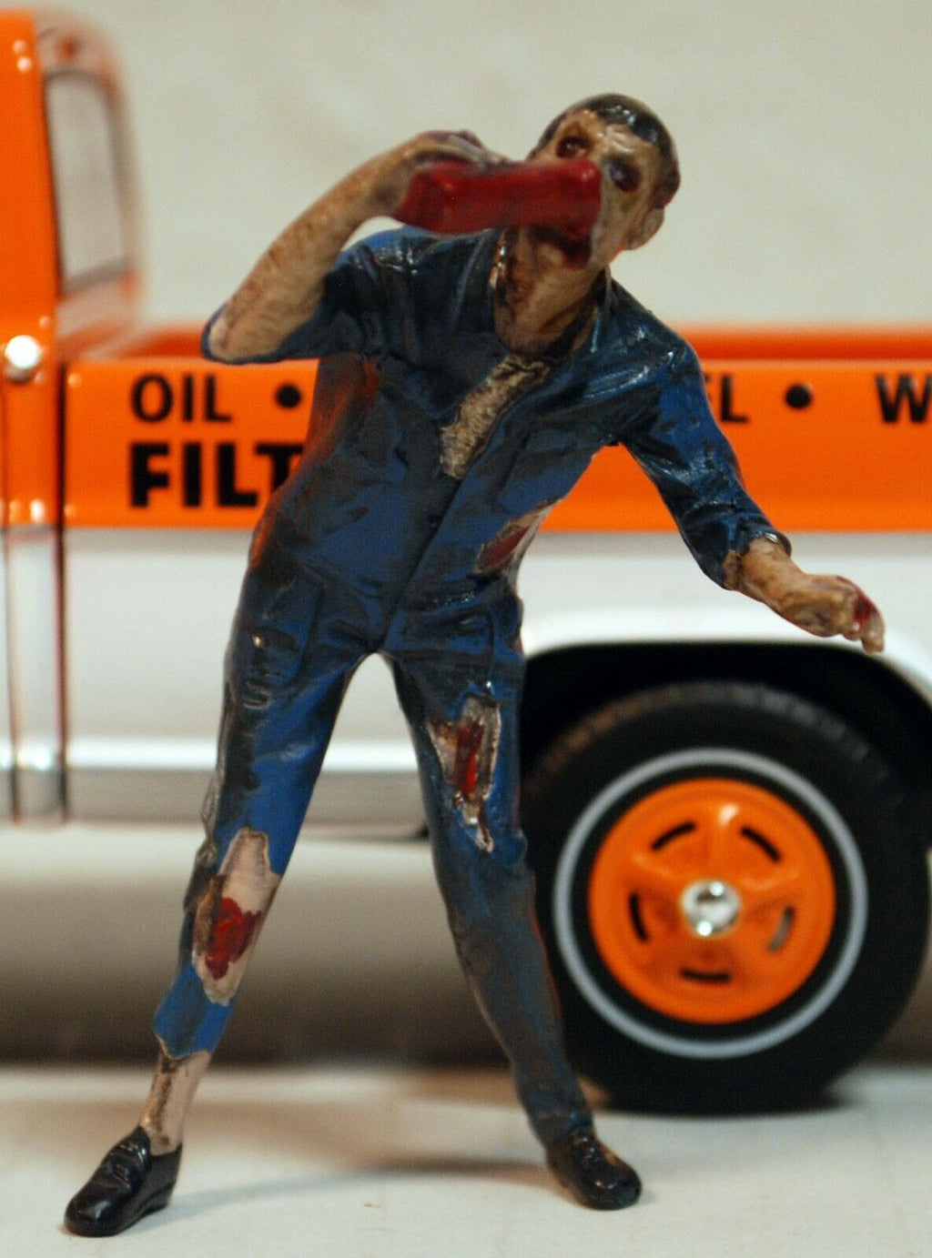 38299 American Diorama Zombie Mechanic III 1:24 neu 2019