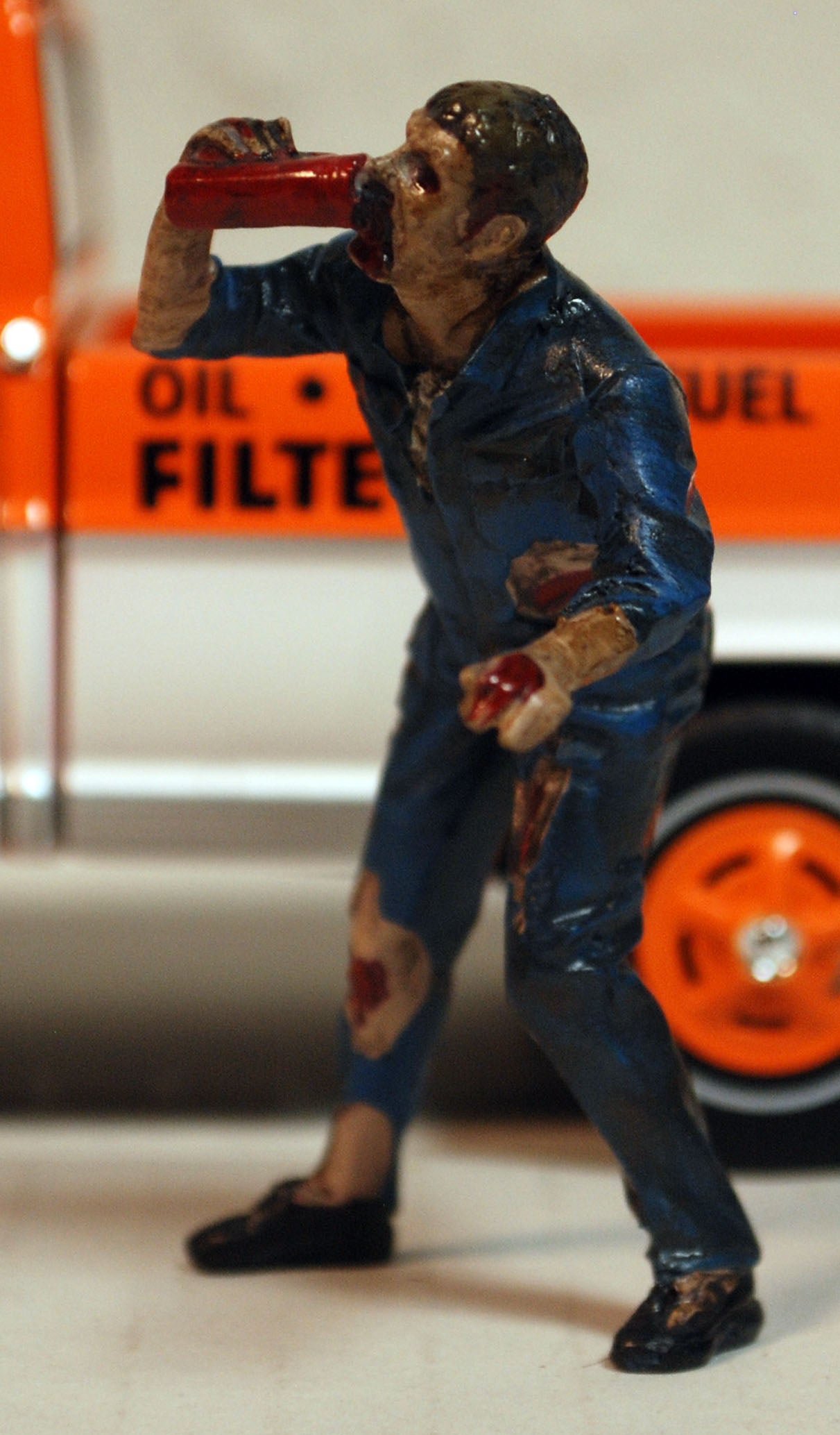 38299 American Diorama Zombie Mechanic III 1:24 neu 2019