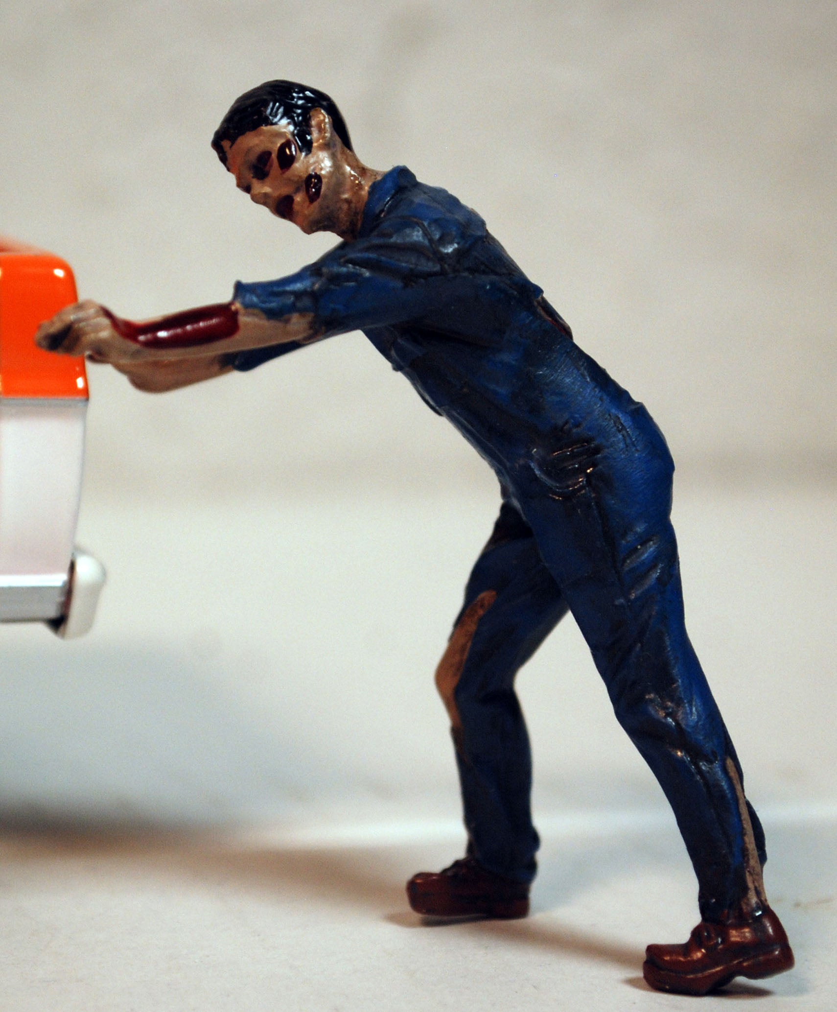 38300 American Diorama Zombie Mechanic IV 1:24 neu 2019