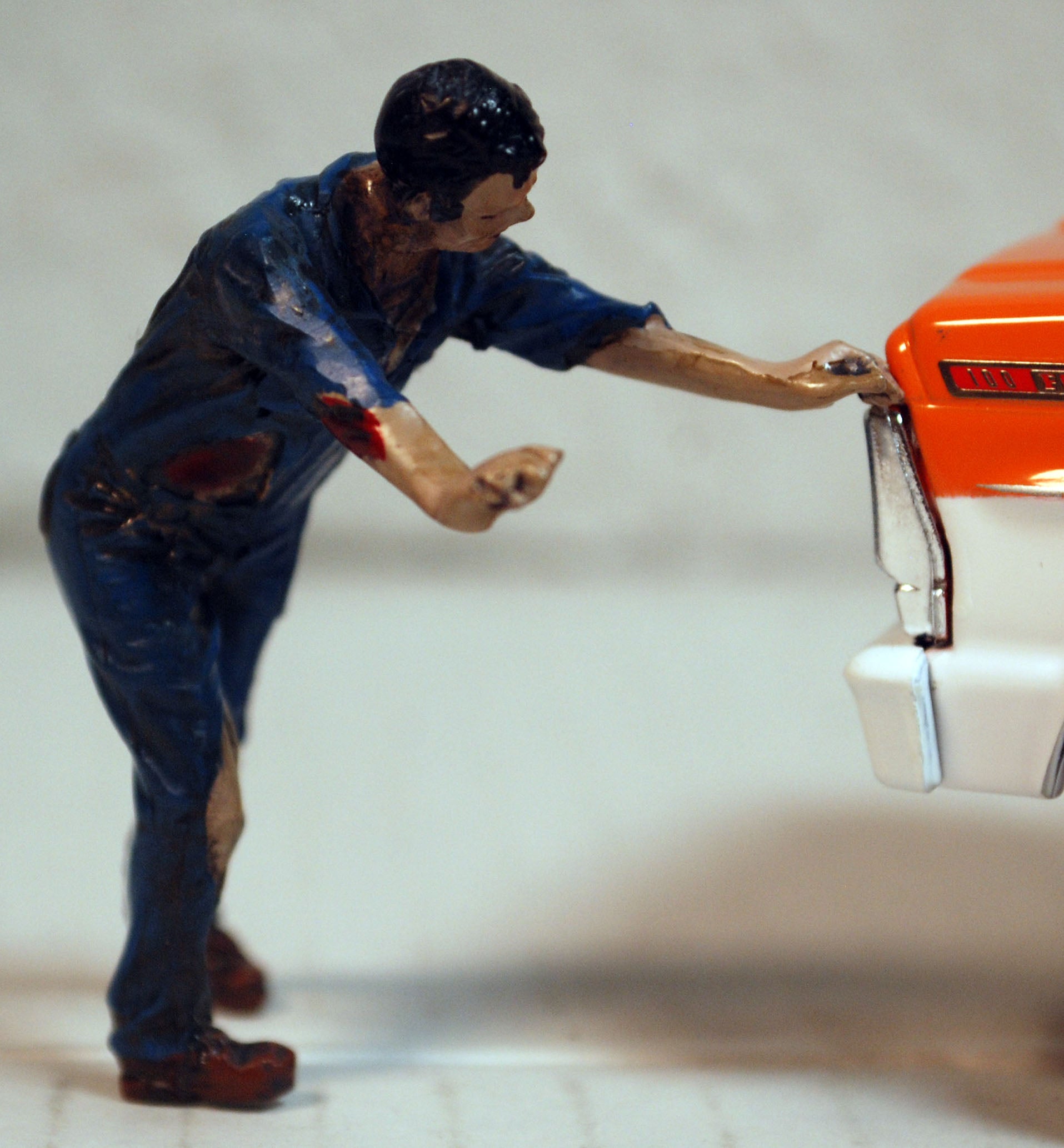 38300 American Diorama Zombie Mechanic IV 1:24 neu 2019