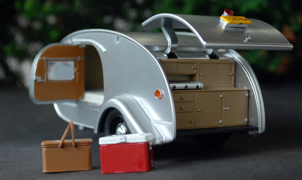 Green Light 18460B 1947 Ken Skill Teardrop Camping Trailer Camping Anhänger 1:24