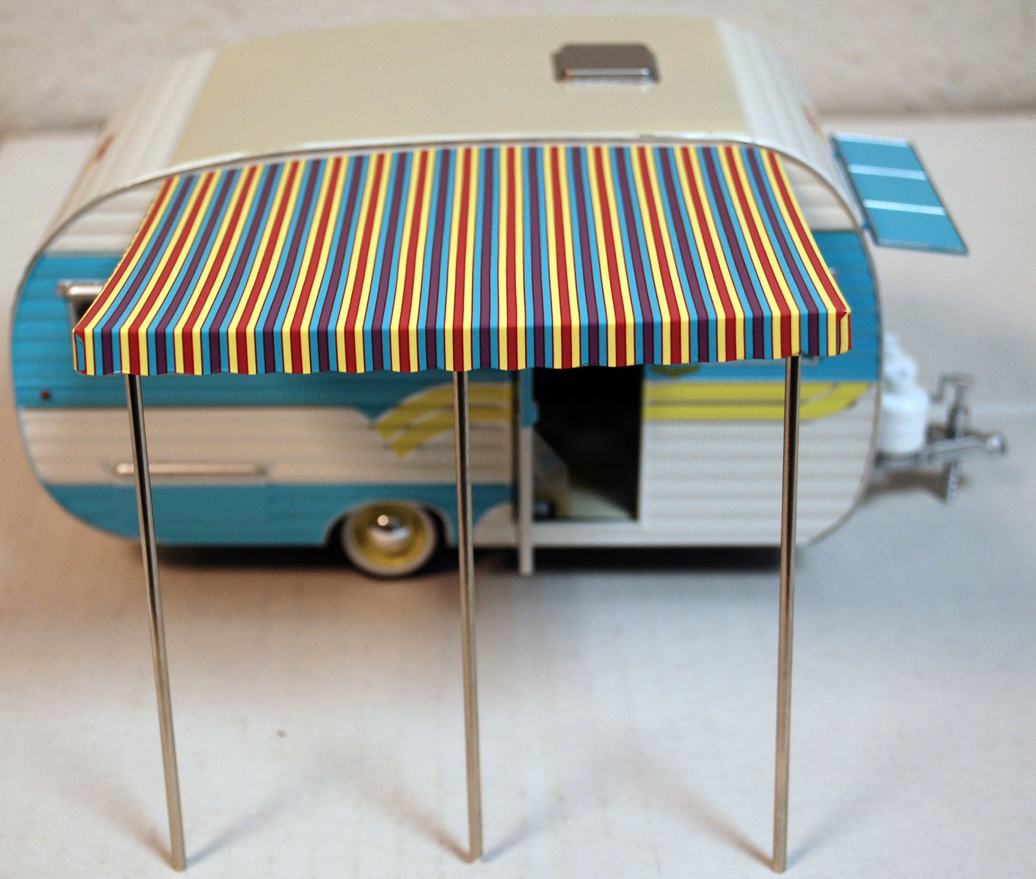 1958 Catolac DeVille Camping Trailer Anhänger 1:24 Green Light 18450