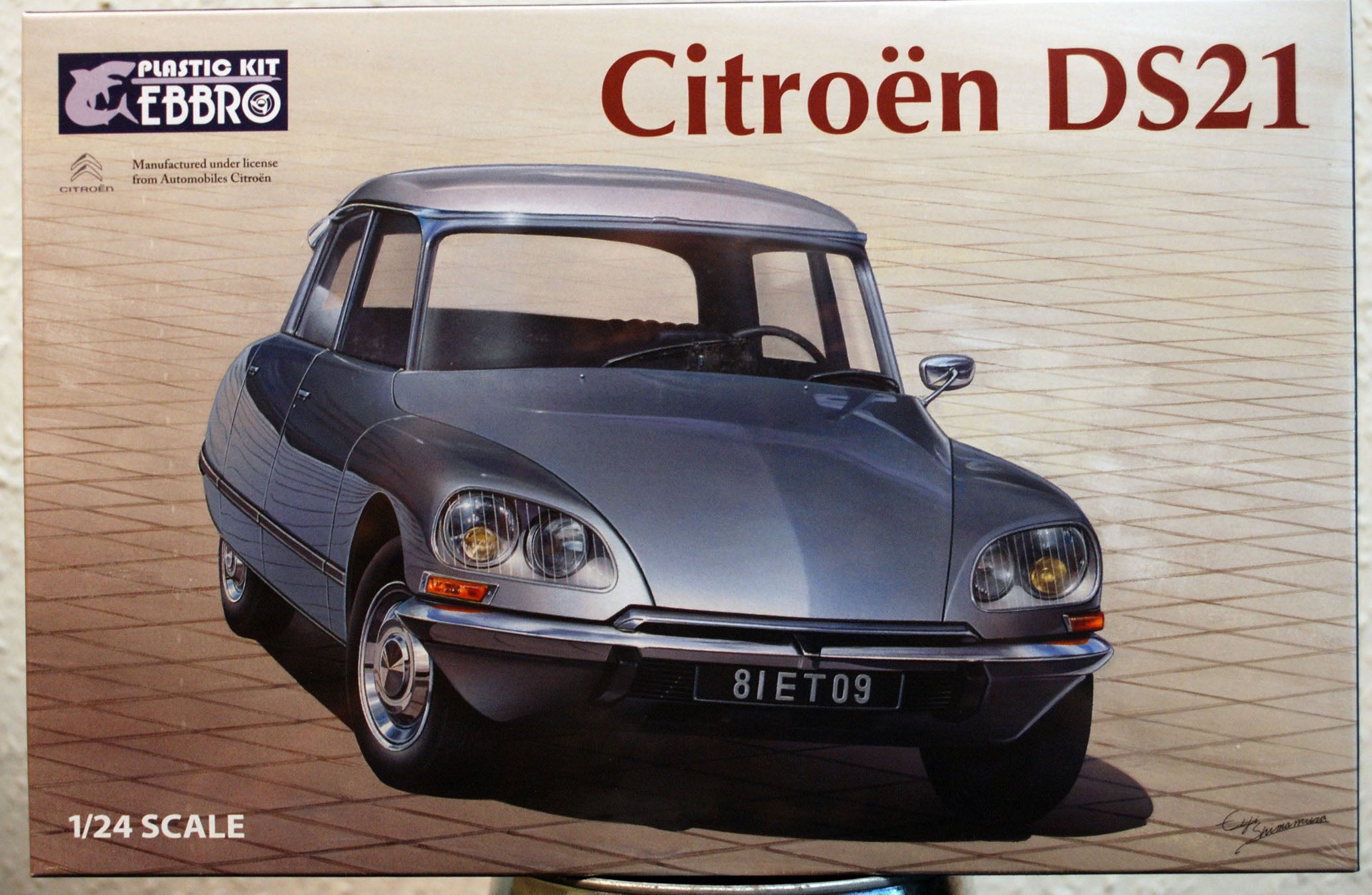 Ebbro 25009 1967 Citroen DS 21 1:24  neu 2019 neu