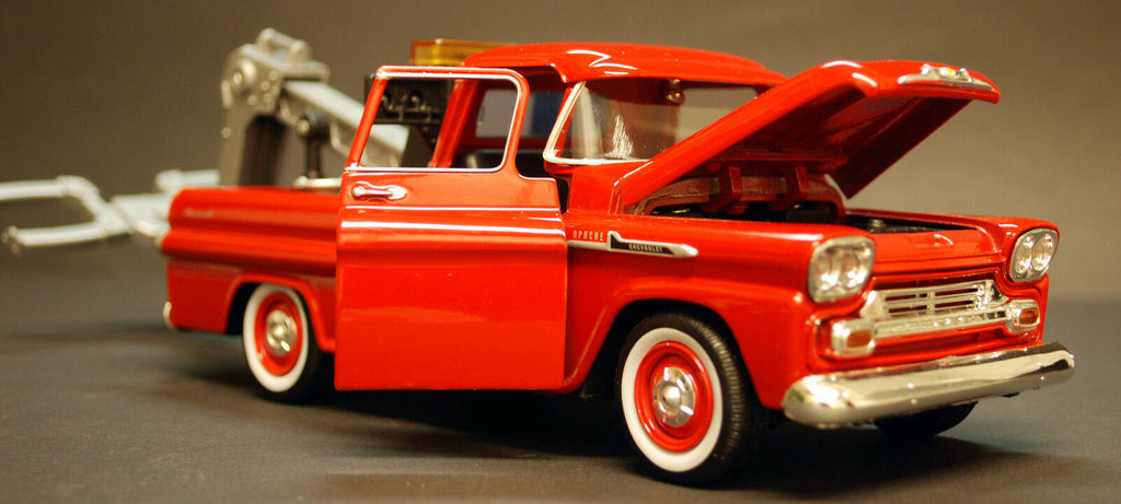 1958 Chevrolet Apache Pickup Wrecker Pannenhilfe 1:24 Motor Max 75430 AC