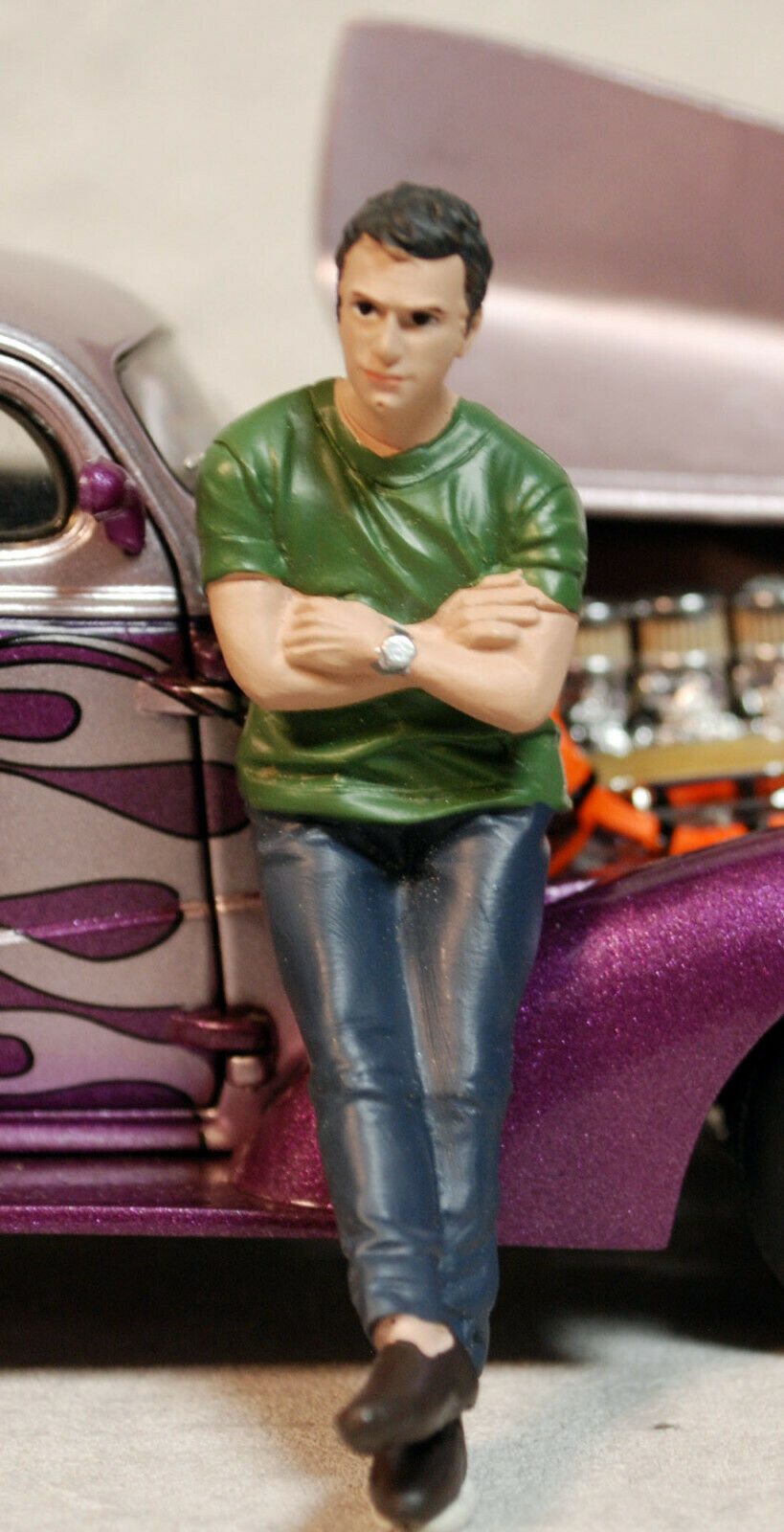 76389B American Diorama Car Meet 2 Figure Set 6 Figuren 1:24