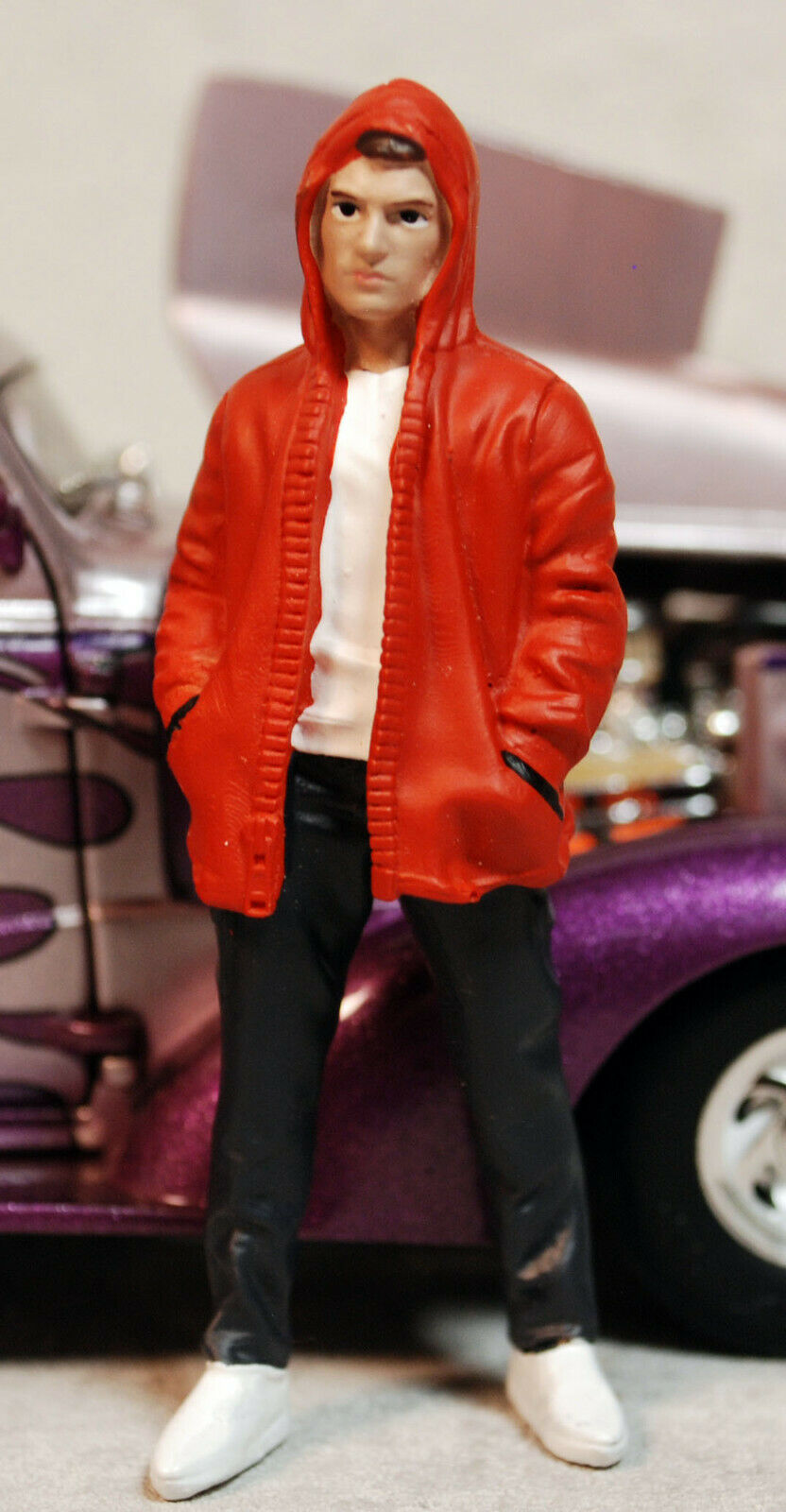 76389B American Diorama Car Meet 2 Figure Set 6 Figuren 1:24