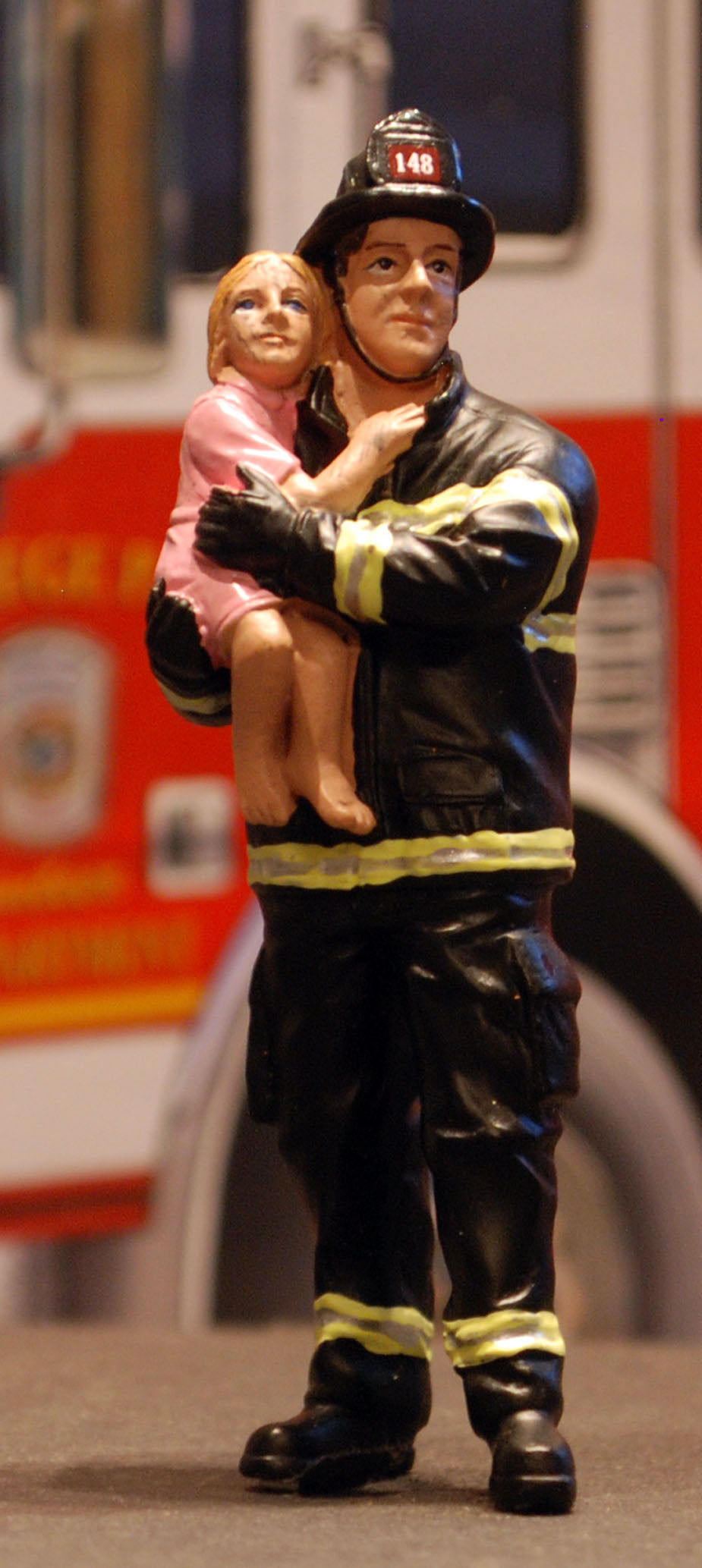77509B American Diorama Fire Set of 4 Firefighter Feuerwehrleute Polizei 1:24