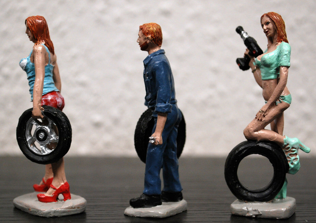 775 Motorhead Miniatures Tire Brigade Meg, Michelle & Gery 1:24