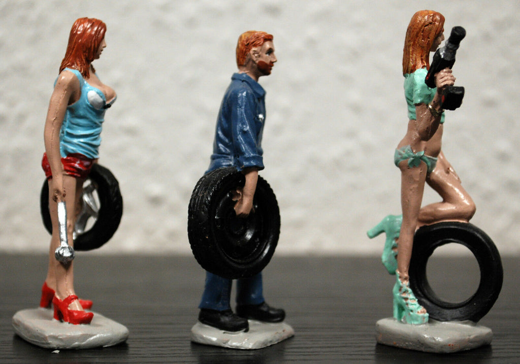 775 Motorhead Miniatures Tire Brigade Meg, Michelle & Gery 1:24