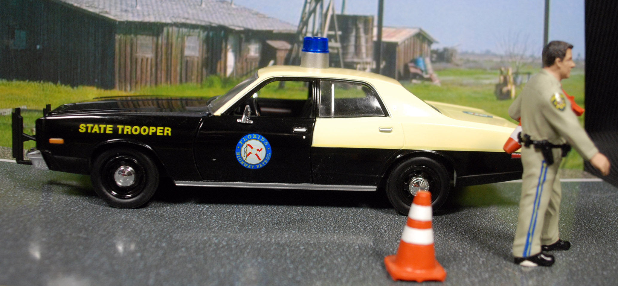 1978 Plymouth Fury Florida Highway Patrol 1:24 Green Light 85512