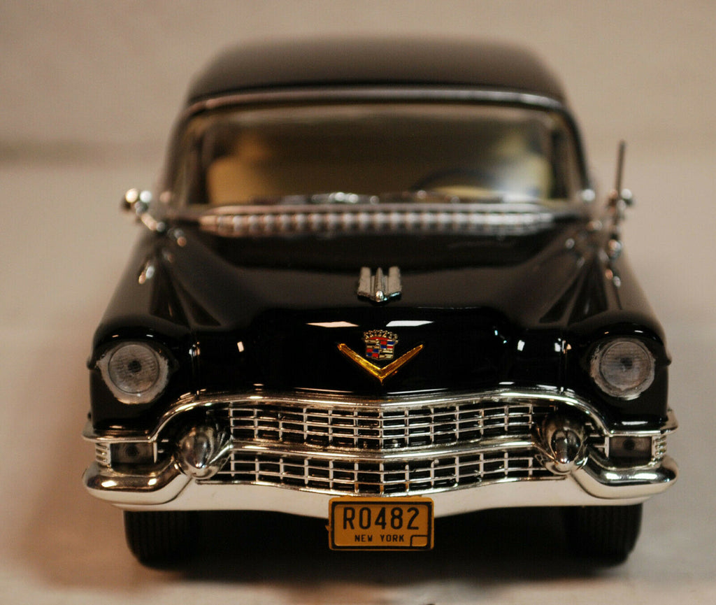 1955 Cadillac Fleetwood Series 60 The Godfather Der Pate 1:24, Green Light 84091