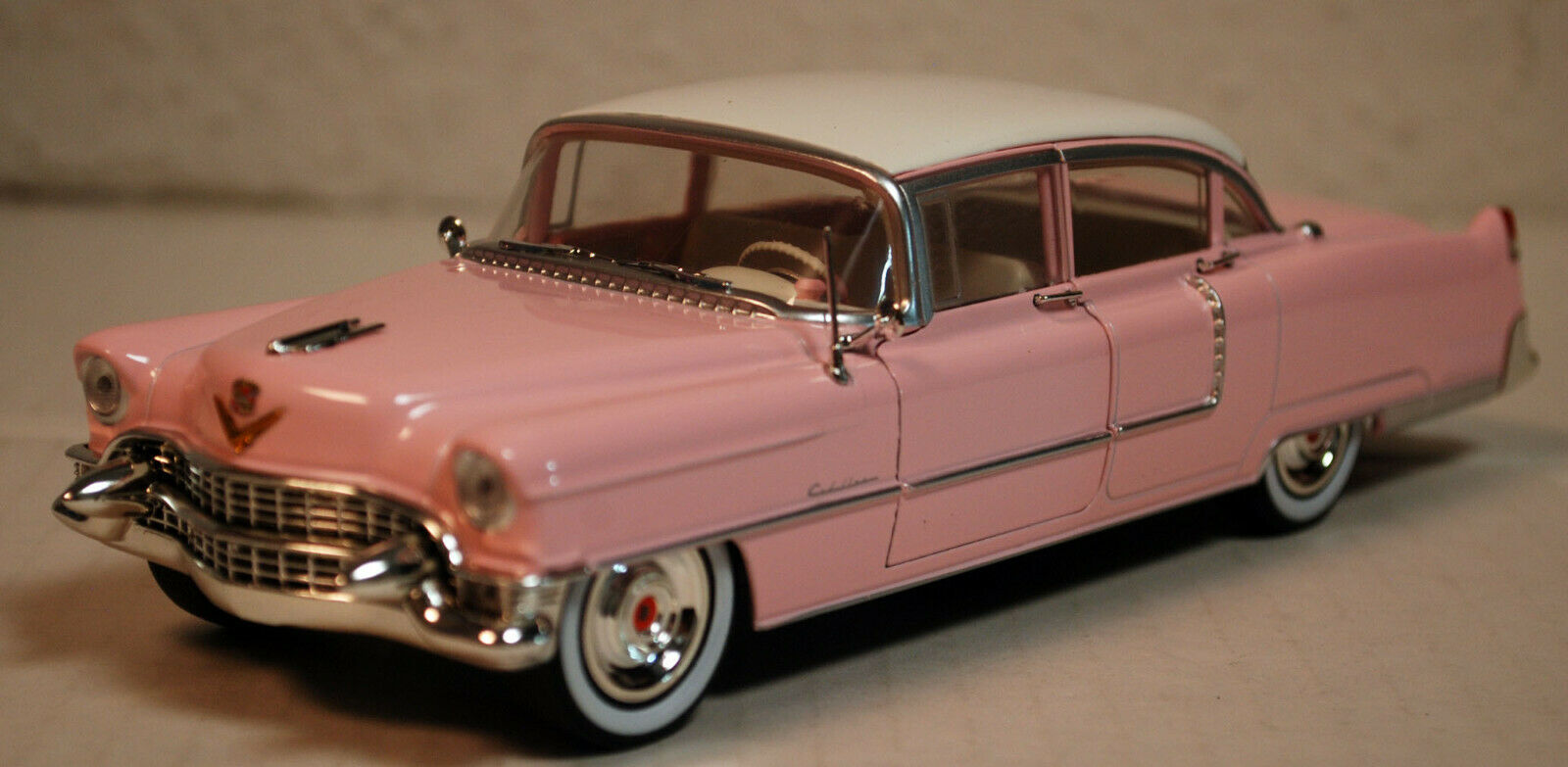 1955 Cadillac Fleetwood Series 60 Elvis Presley 1:24, Green Light 84092