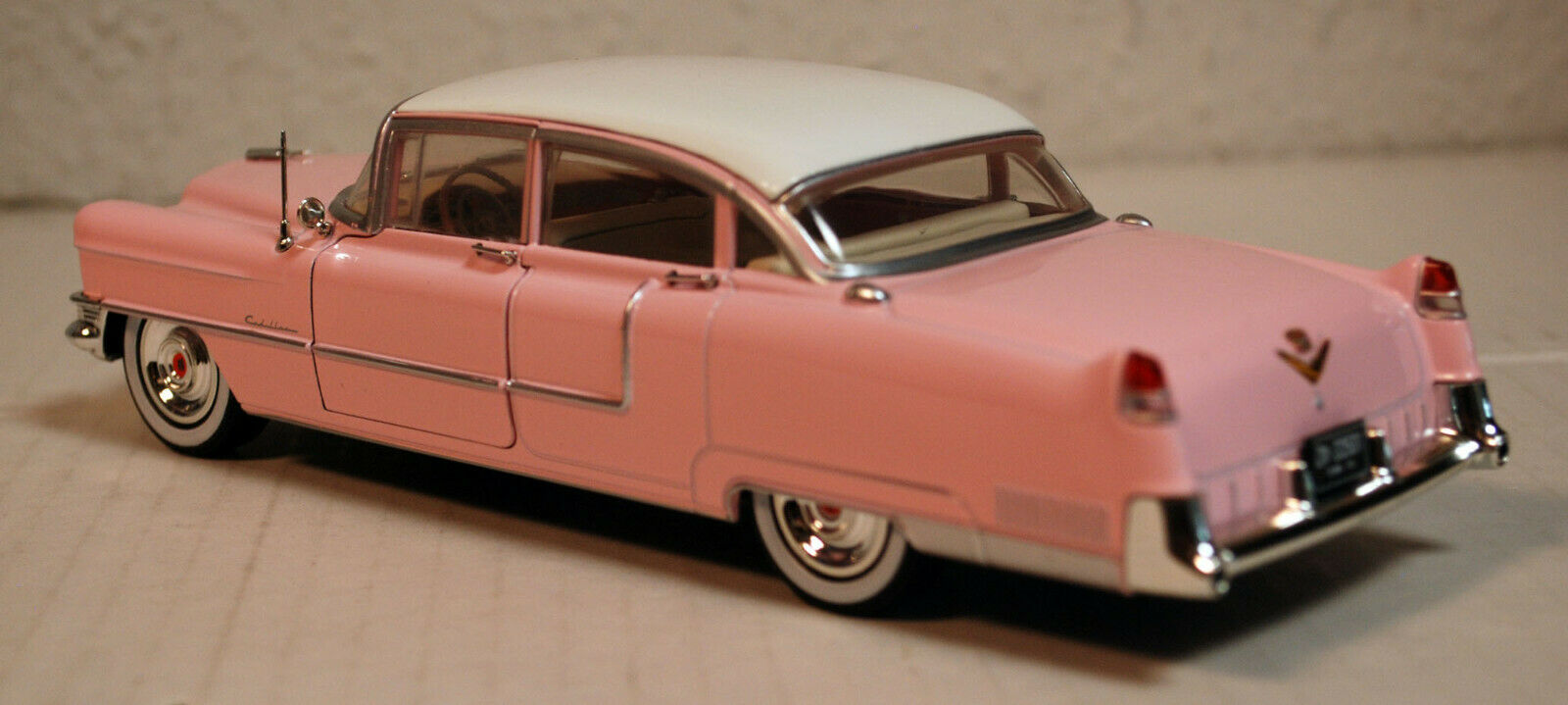1955 Cadillac Fleetwood Series 60 Elvis Presley 1:24, Green Light 84092