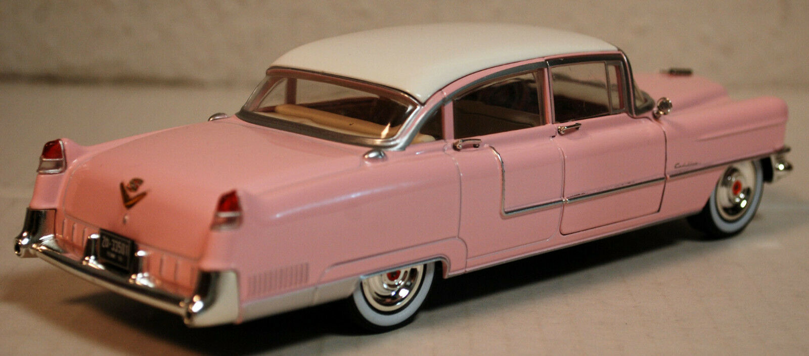1955 Cadillac Fleetwood Series 60 Elvis Presley 1:24, Green Light 84092