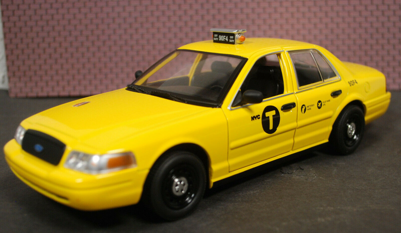 2008 Ford Crown Victoria Taxi John Wick Chapter 2 1:24 Green Light 84113