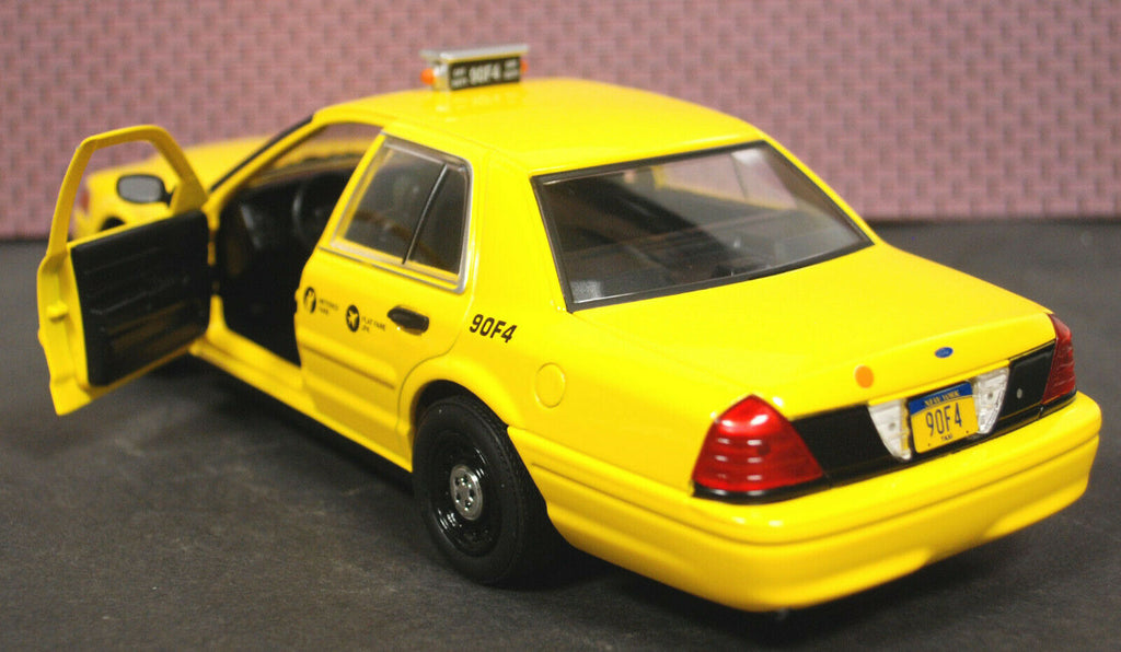 2008 Ford Crown Victoria Taxi John Wick Chapter 2 1:24 Green Light 84113