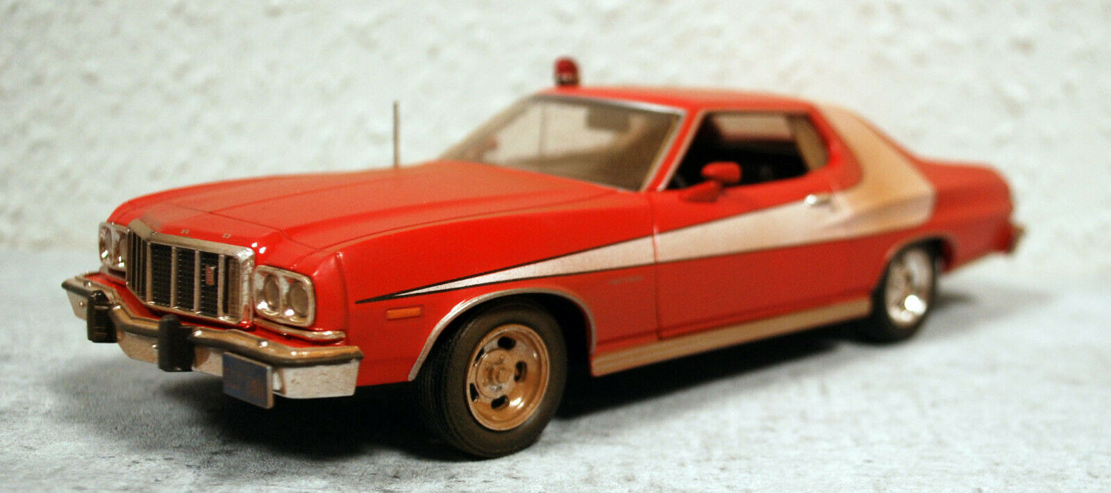 1976 Ford Gran Torino Starsky & Hutch weathered 1:24 Green Light 84121