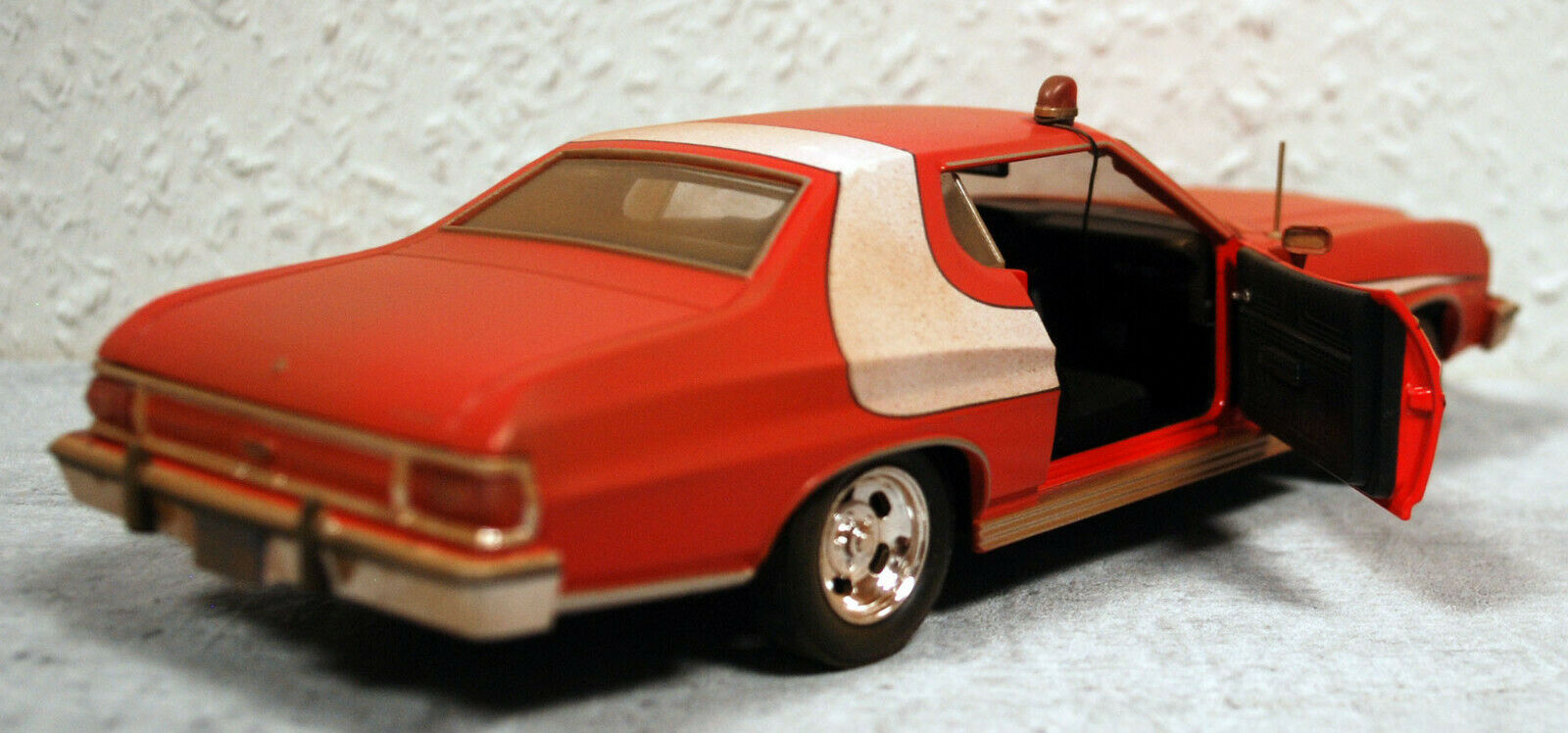 1976 Ford Gran Torino Starsky & Hutch weathered 1:24 Green Light 84121
