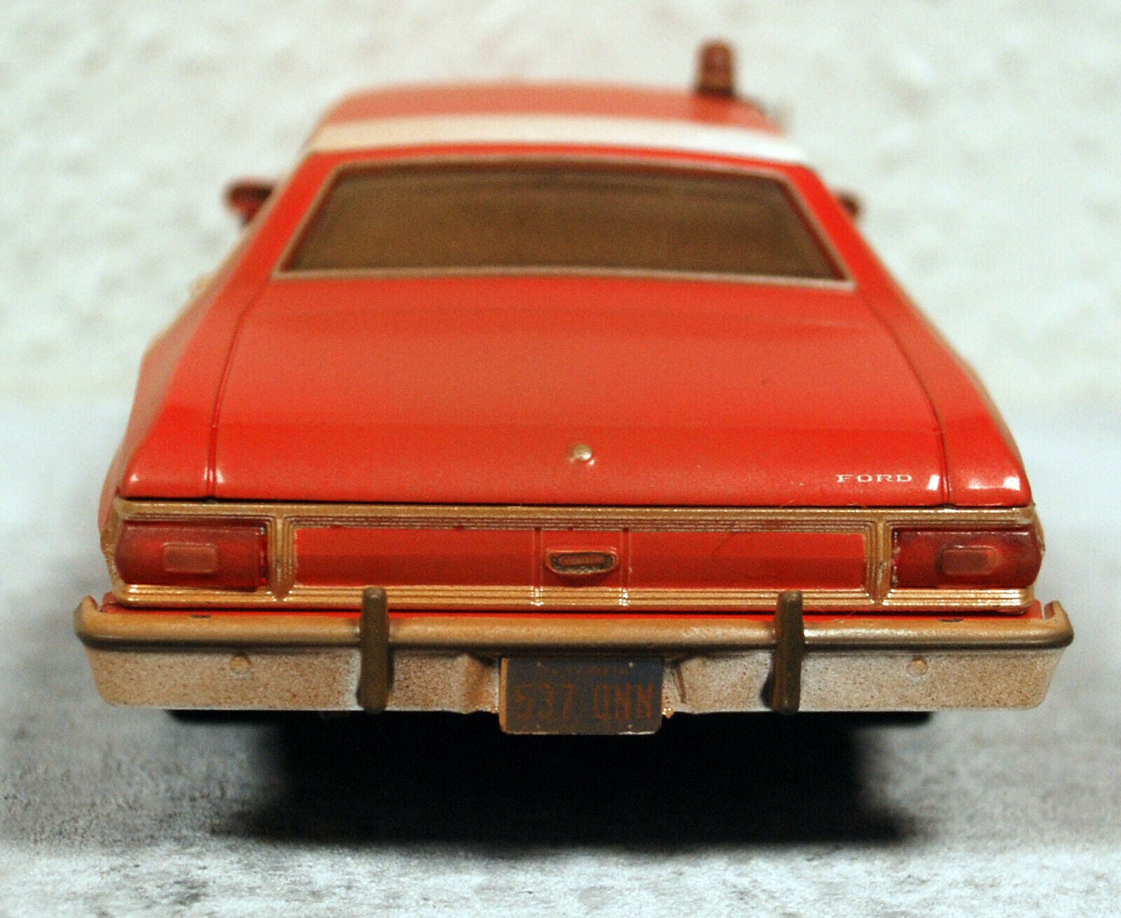 1976 Ford Gran Torino Starsky & Hutch weathered 1:24 Green Light 84121