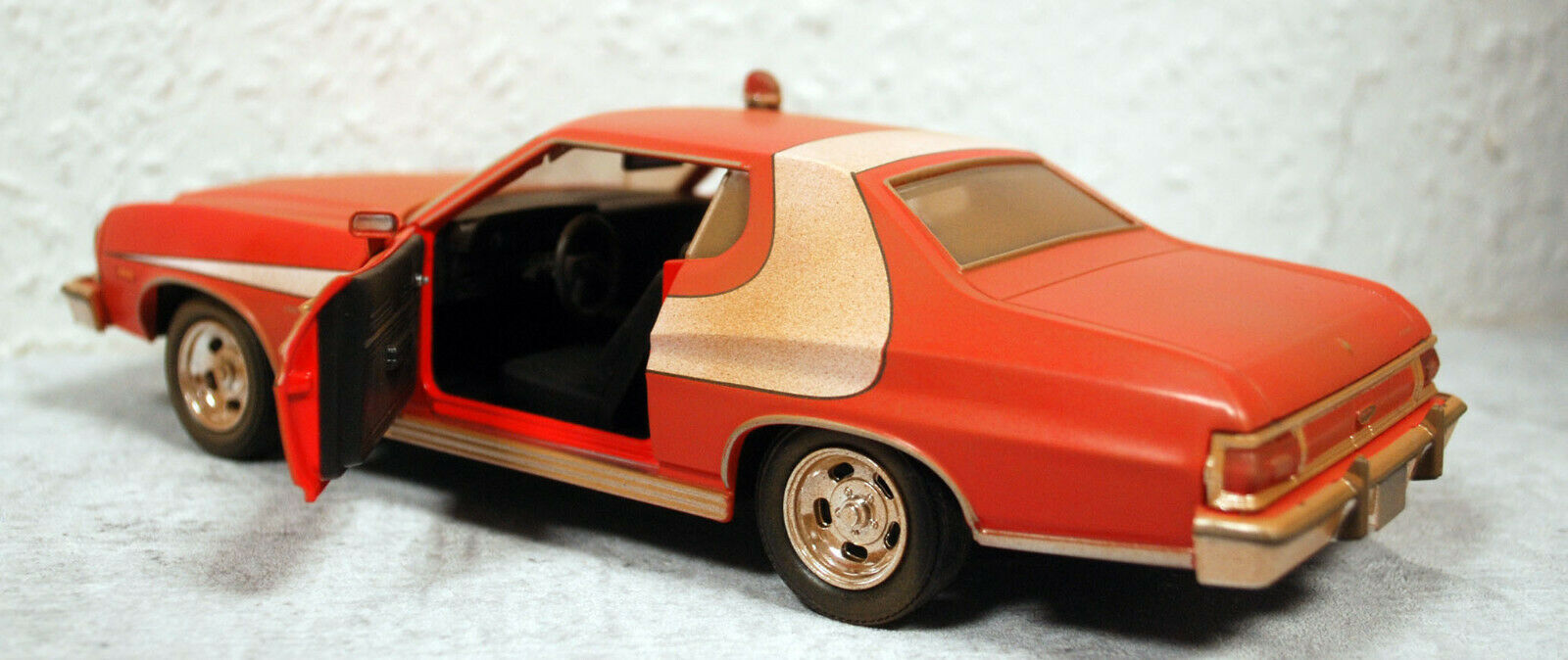 1976 Ford Gran Torino Starsky & Hutch weathered 1:24 Green Light 84121