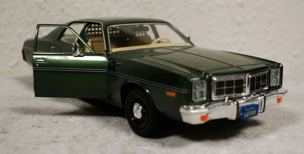 1977 Dodge Monaco Hunter Fernsehserie 1:24 Green Light 84123