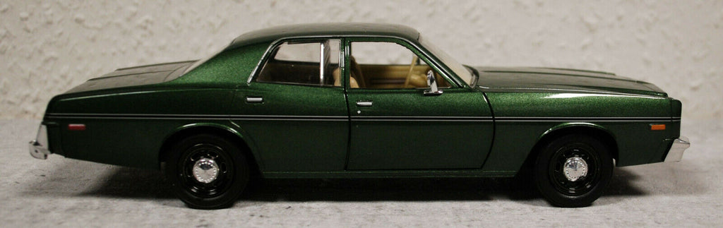 1977 Dodge Monaco Hunter Fernsehserie 1:24 Green Light 84123