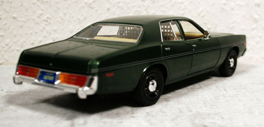 1977 Dodge Monaco Hunter Fernsehserie 1:24 Green Light 84123