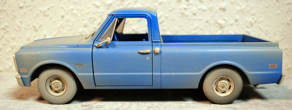 Greenlight 84141 1971 Chevrolet C 10 Pickup The Texas Chainsaw Massacre 1:24