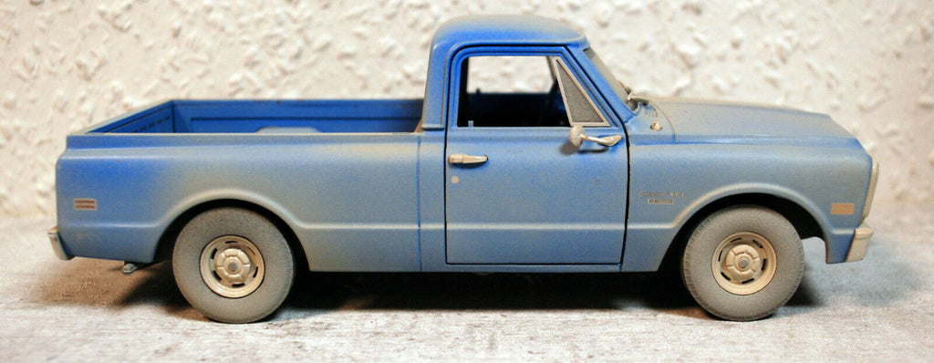 Greenlight 84141 1971 Chevrolet C 10 Pickup The Texas Chainsaw Massacre 1:24