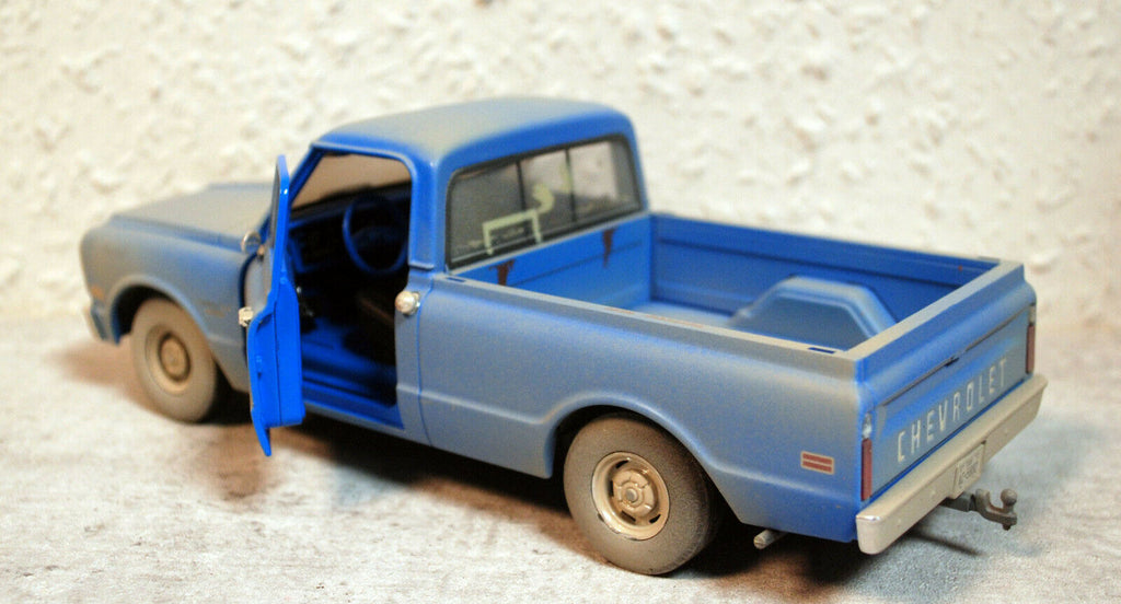 Greenlight 84141 1971 Chevrolet C 10 Pickup The Texas Chainsaw Massacre 1:24