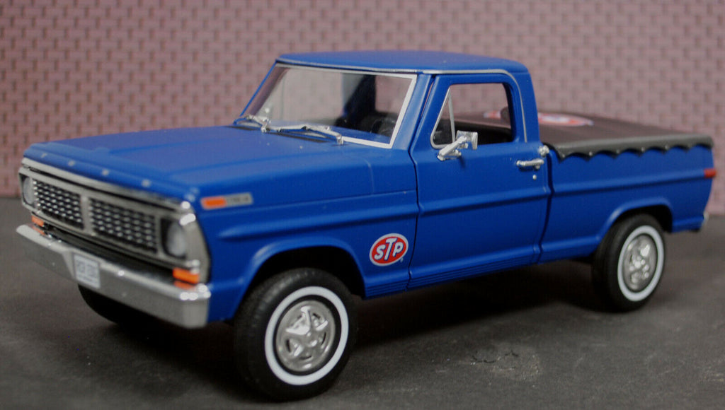 1970 Ford F 100 Pickup STP w. Bed Cover 1:24 Greenlight 85053