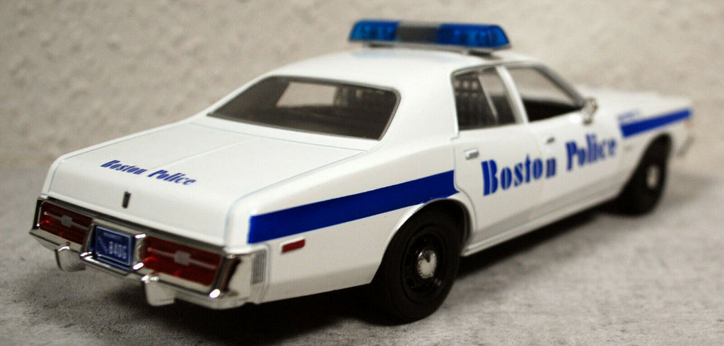 1976 Dodge Coronet Boston Police 1:24 Green Light 85521