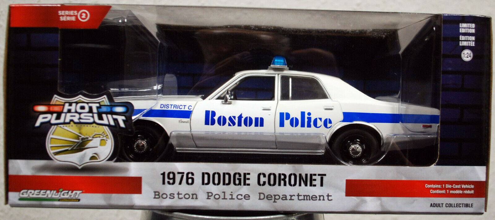 1976 Dodge Coronet Boston Police 1:24 Green Light 85521