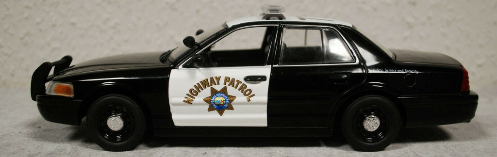 2008 Ford Crown Vic.California Highway Patrol 1:24 Green Light 85523