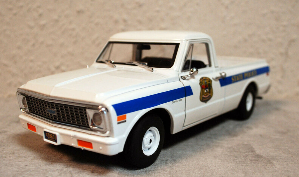 1972 Chevrolet C-10 Pickup Delaware State Police 1:24 Green Light 85531
