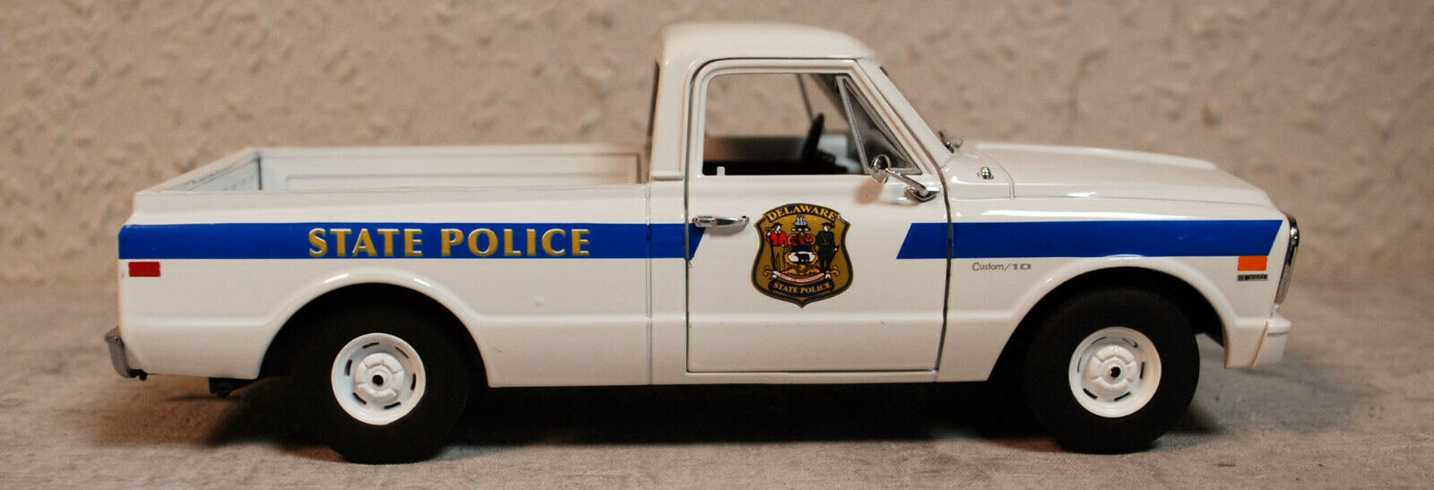 1972 Chevrolet C-10 Pickup Delaware State Police 1:24 Green Light 85531