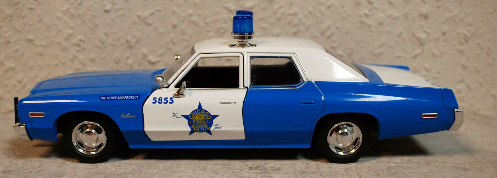 1974 Dodge Monaco Chicago Police Department 1:24 Green Light 85541