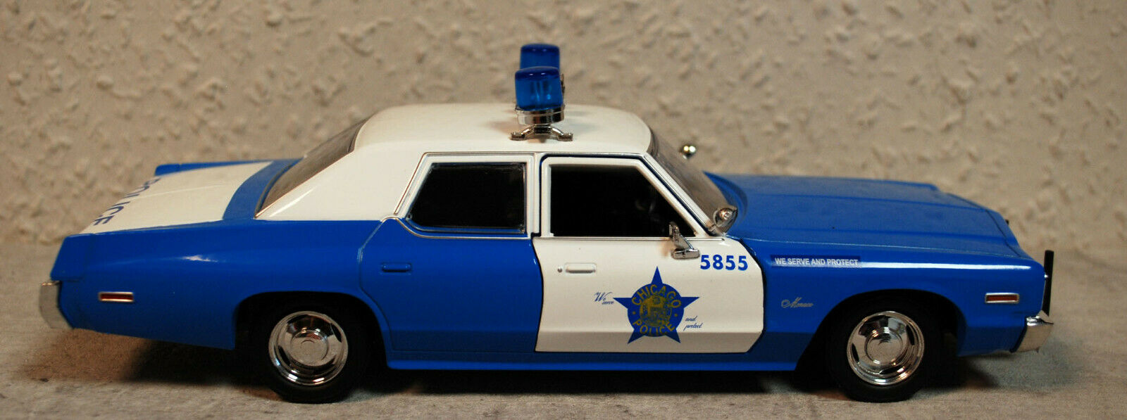 1974 Dodge Monaco Chicago Police Department 1:24 Green Light 85541