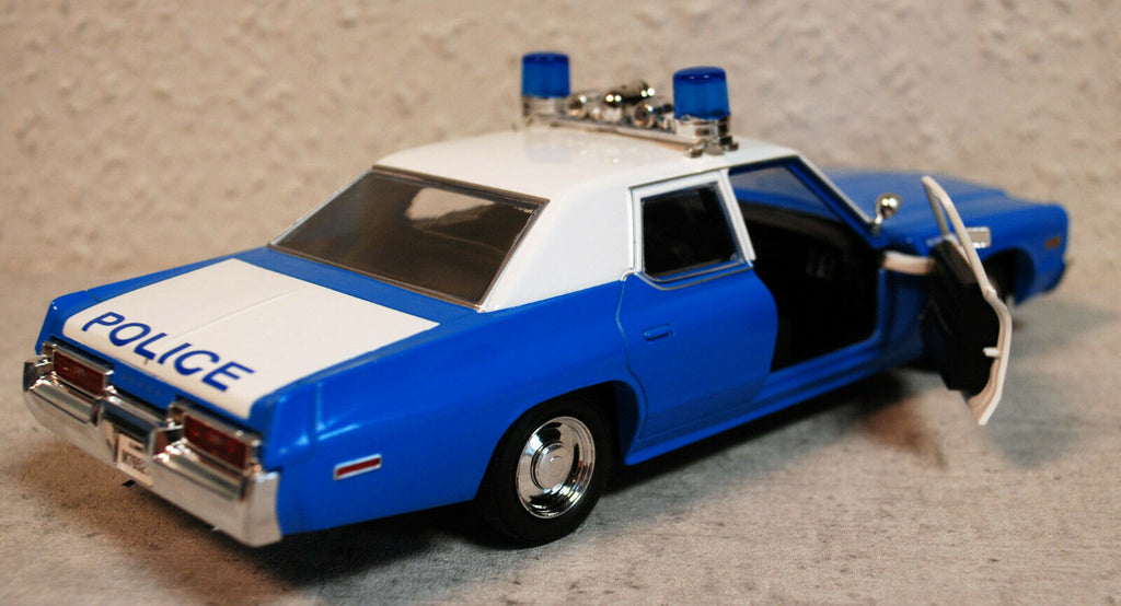 1974 Dodge Monaco Chicago Police Department 1:24 Green Light 85541