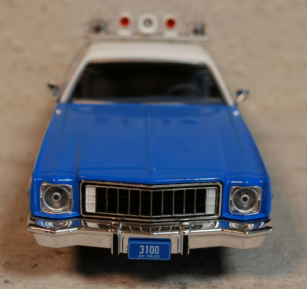 1975 Plymouth Fury New York City Police Department 1:24 Green Light 85542