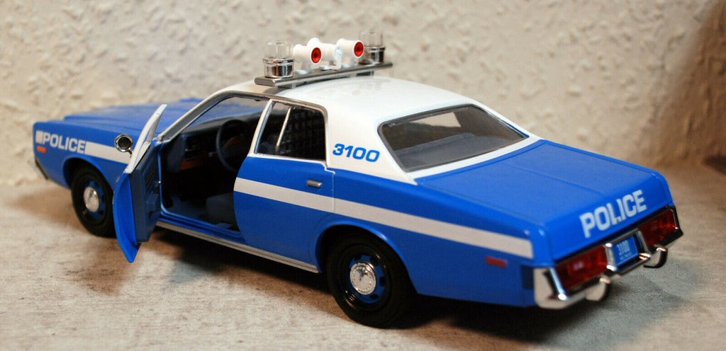 1975 Plymouth Fury New York City Police Department 1:24 Green Light 85542