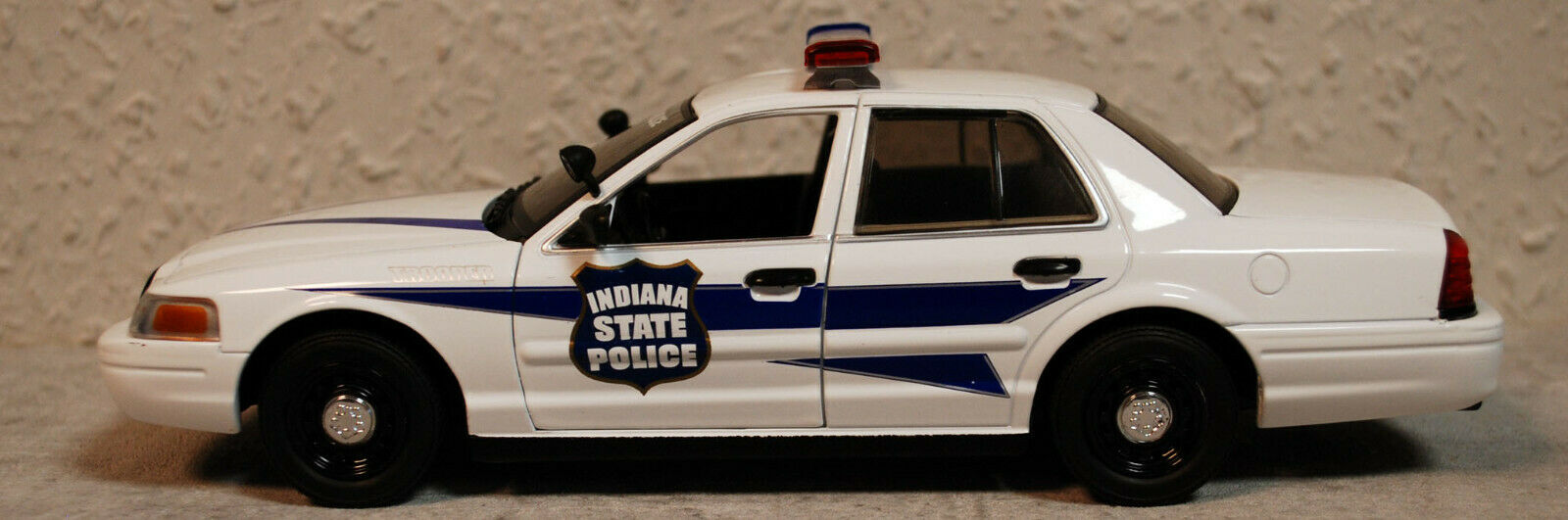 2008 Ford Crown Victoria Indiana State Police 1:24 Green Light 85543