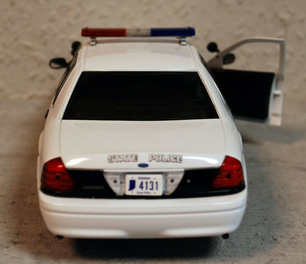 2008 Ford Crown Victoria Indiana State Police 1:24 Green Light 85543