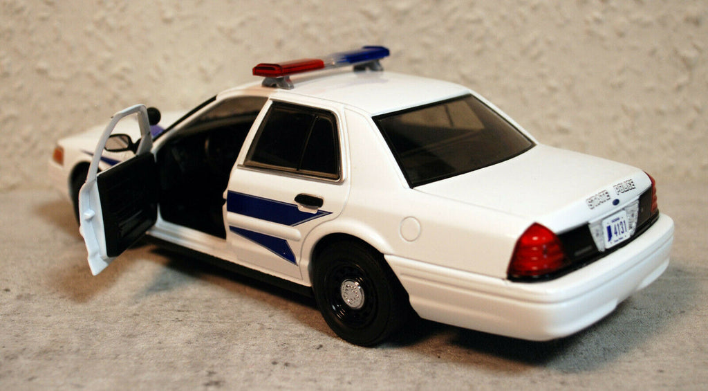 2008 Ford Crown Victoria Indiana State Police 1:24 Green Light 85543