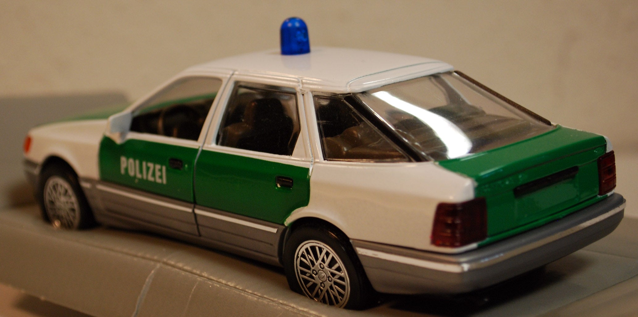 1985 Ford Scorpio Polizei 1:24 Schabak 1500